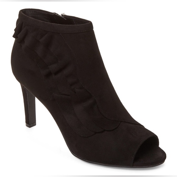 Unisa Black Open Toe Ruffle Booties, Size 8M. - Picture 3 of 9